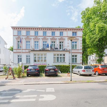 Отель Haus Troja Росток Экстерьер фото